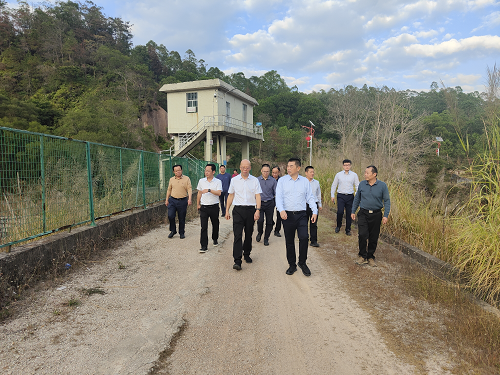 江玉城秘書長帶隊(duì)到大池農(nóng)場開展調(diào)研